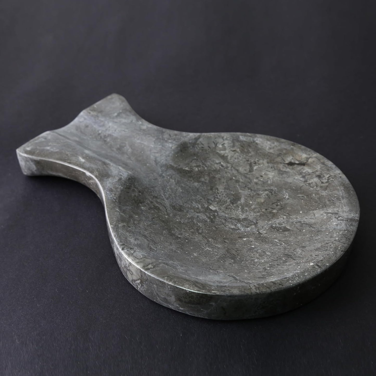Luxury Hand-Carved Natural Charcoal Marble Spoon Rest – Heavy-Duty Utensil Holder for Spoons, Ladles & Spatulas, Made from Premium Java Stone, Chemical-Free & Elegant (Dark Grey, 8.6”)